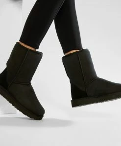 Shoes UGG - W Classic Short II 1016223 W/Blk -shoes guess-shop 0000198905446